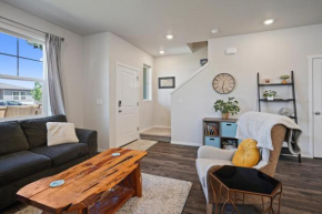 Up Up and Away 30 Day Minimum townhouse